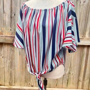Umgee Lady’s Blouse in Stripes Pattern; Size Medium
